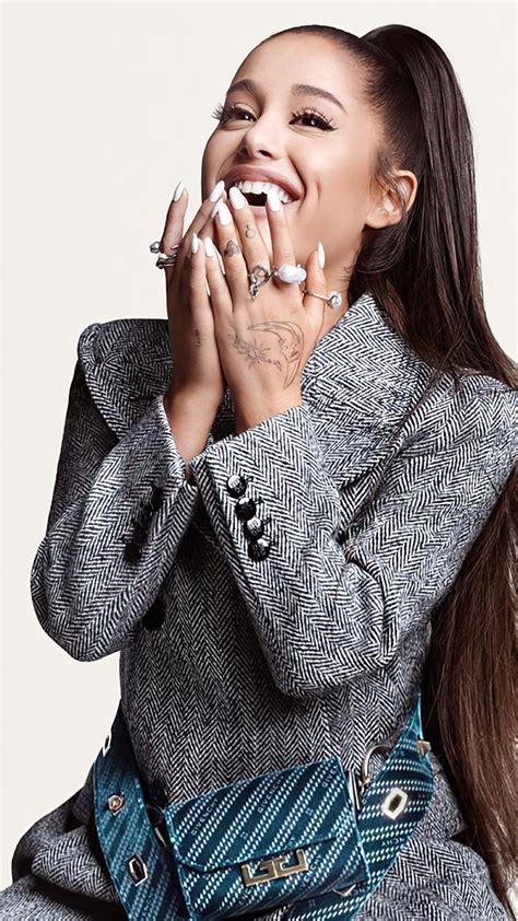 ariana grande latest pictures